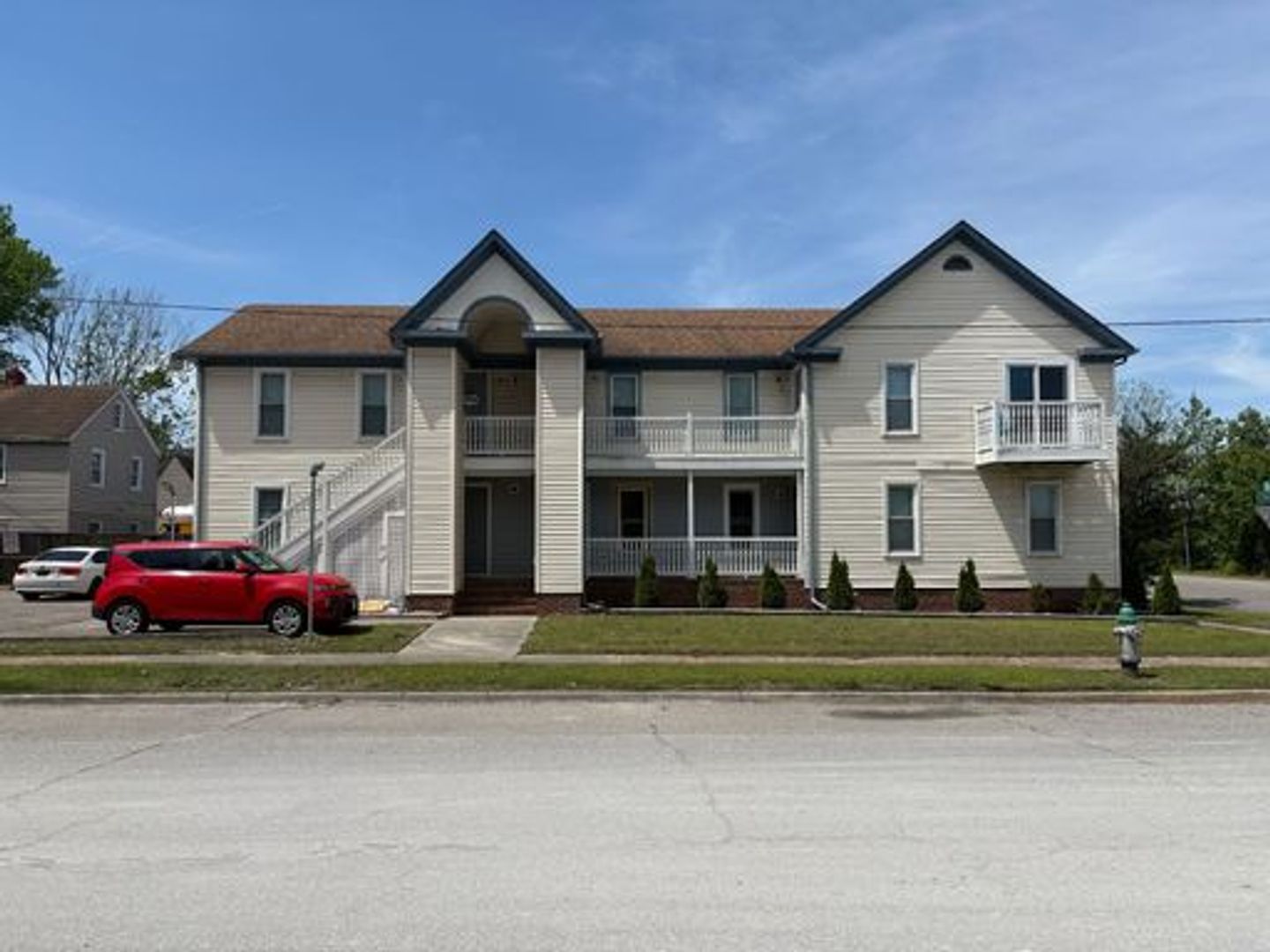 Portsmouth House: 98 Chautauqua Avenue