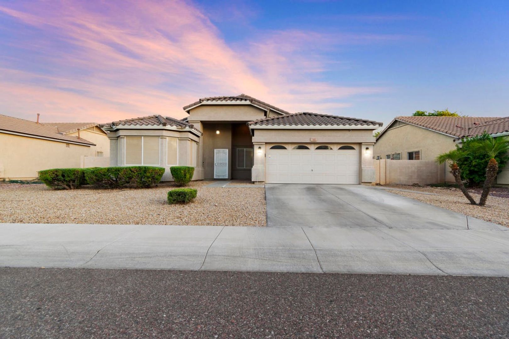 Glendale House: 7583 W State Ave