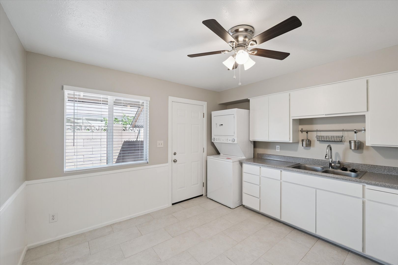 Phoenix Apartment: 4819 E Cambridge Ave