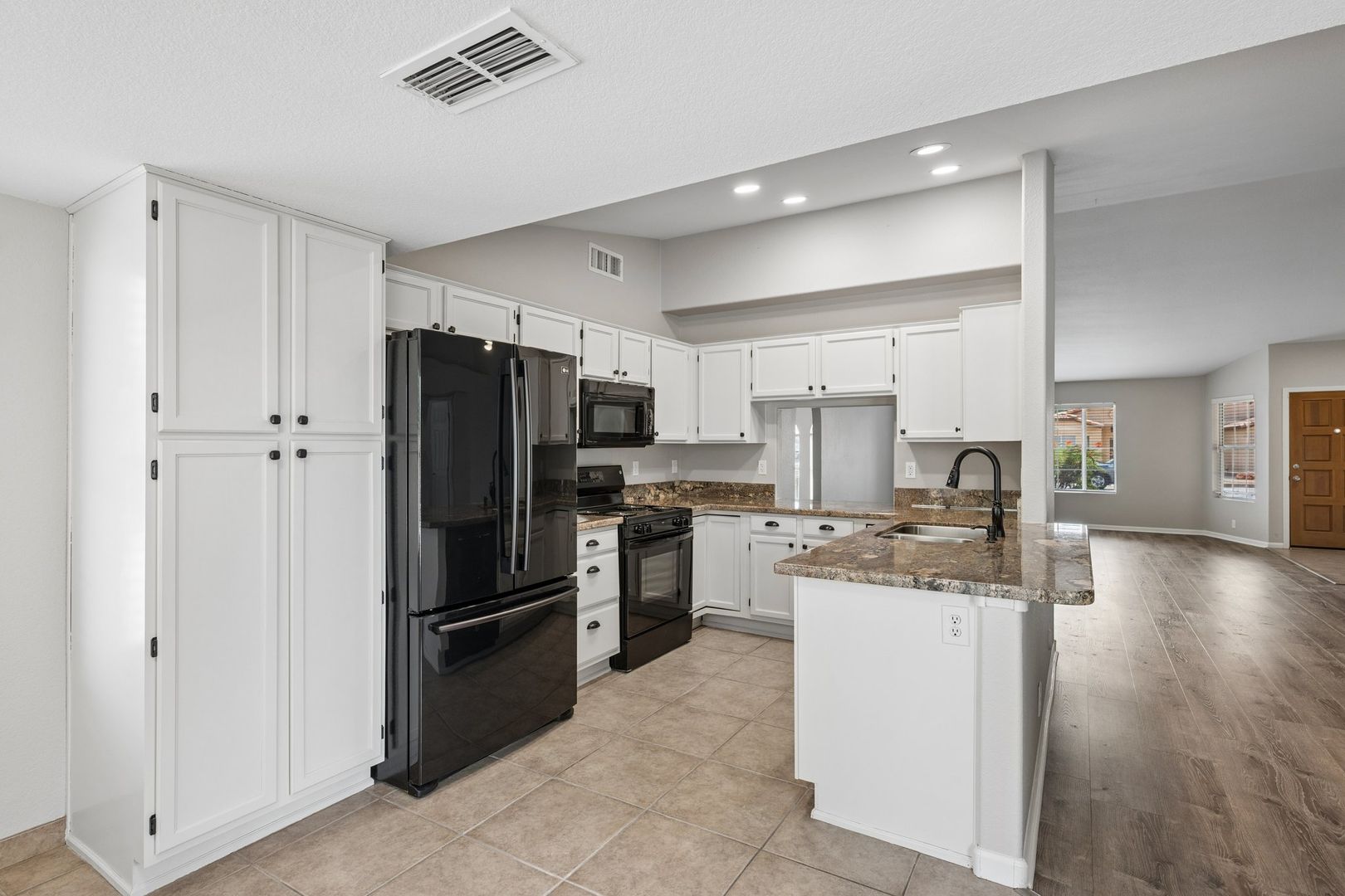 Peoria House: 8734 W Bloomfield Road