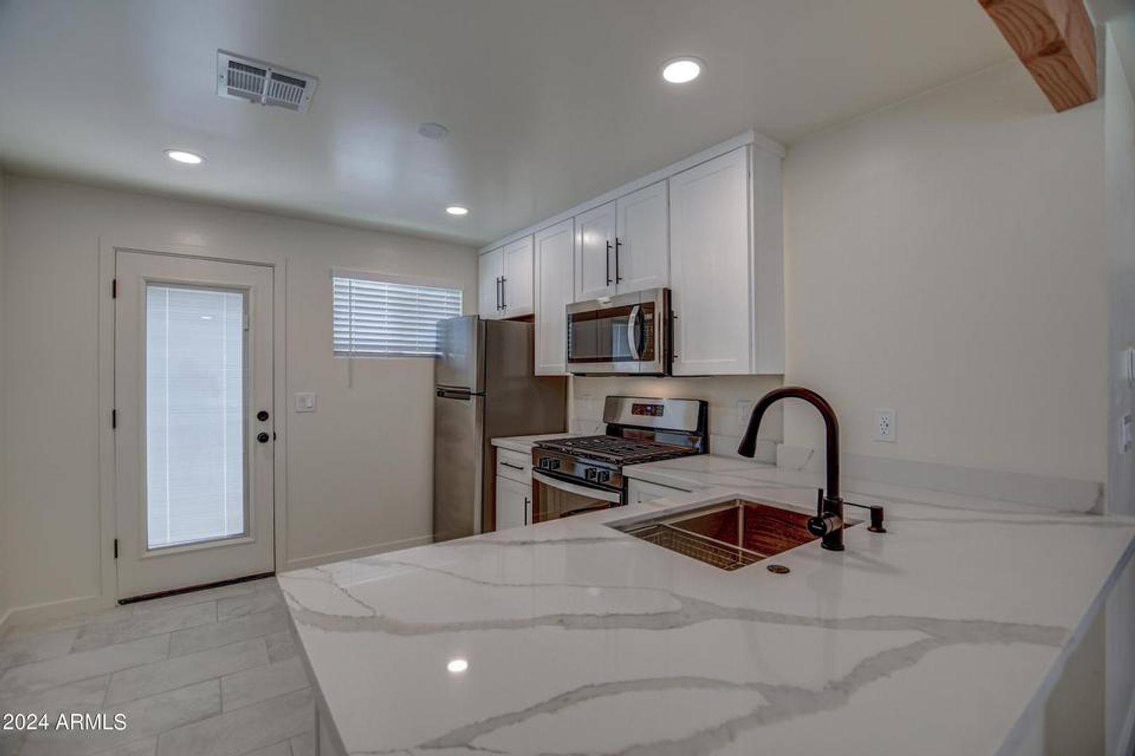 Tempe House: 1413 S Jentilly Ln