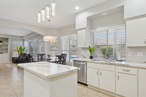 Like living at a resort!!! Fully furnished, Fully upgraded, Pool, Storage, Large Yard, Minutes to Mayo and next door to Kierland!!! Scottsdale airport Minutes away!!! AVAILABLE NOW!!! – photo 1