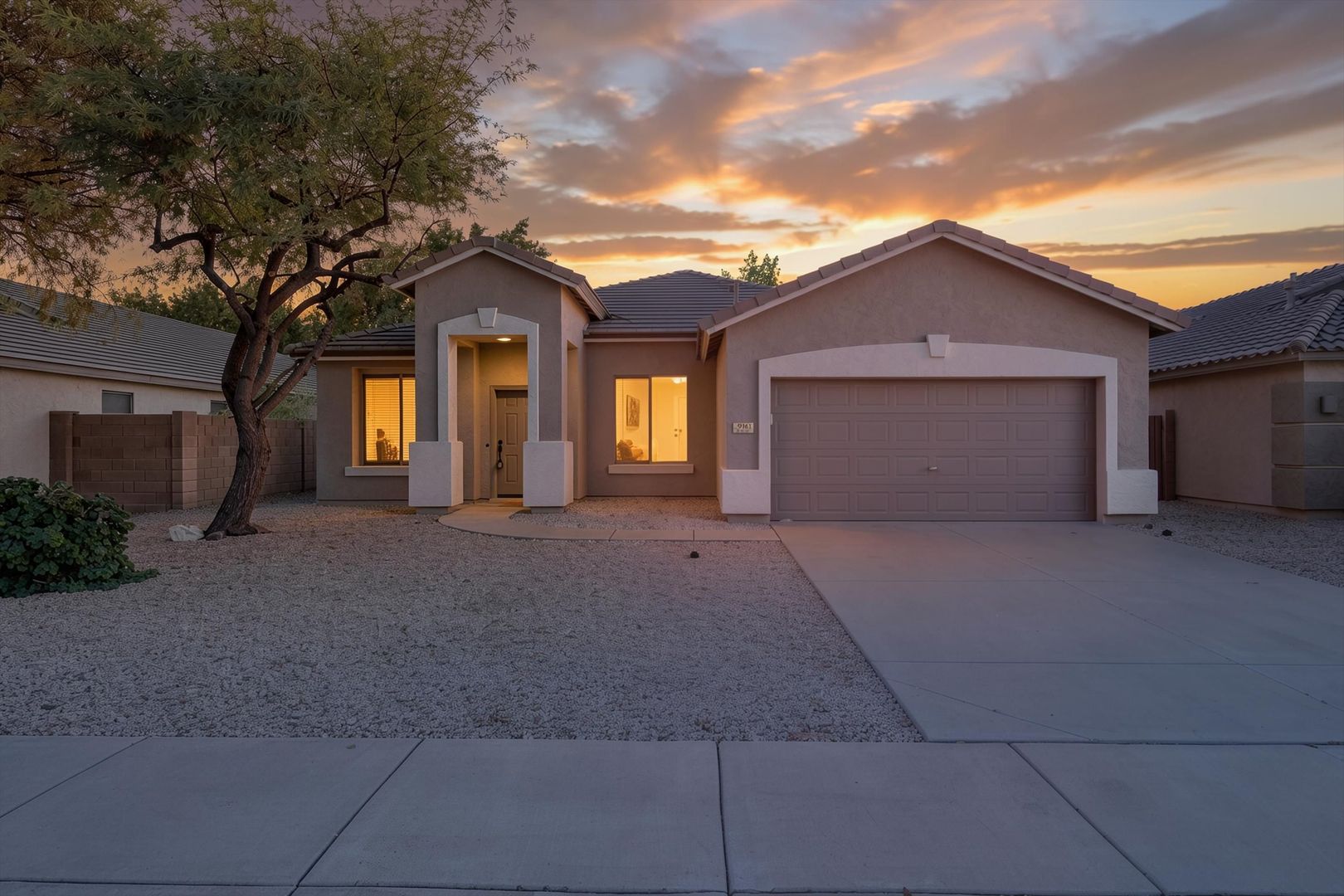Peoria House: 9161 W Salter Drive