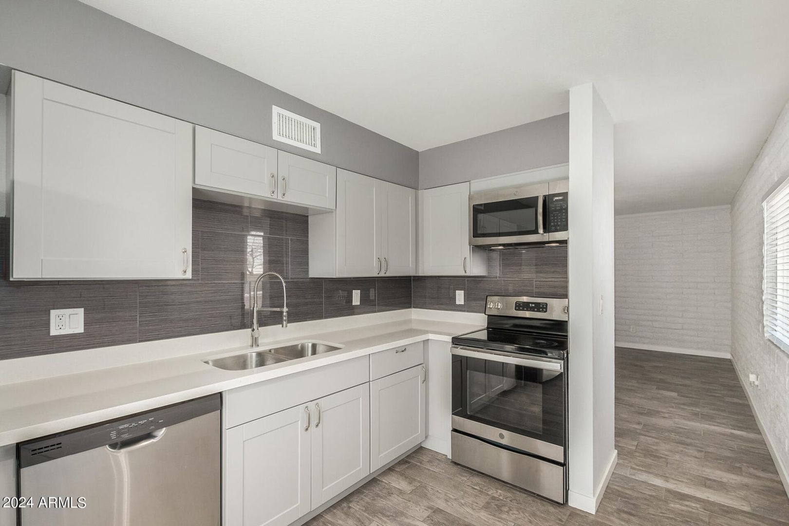 Tempe Apartment: 1118 S McClintock Drive