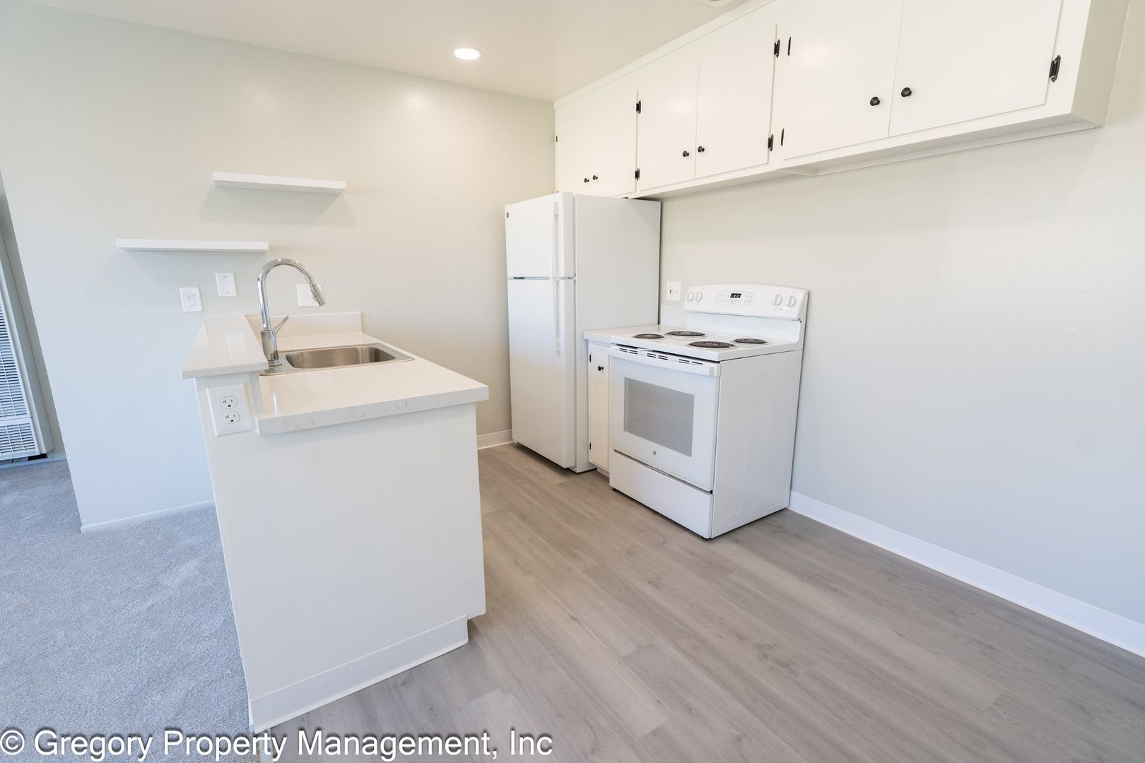 Alameda Apartment: 1525 Schiller St