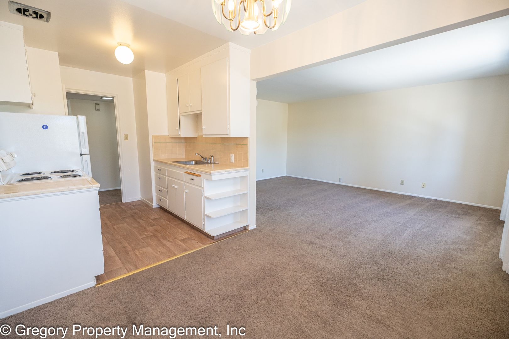 Alameda Apartment: 512 Santa Clara Ave