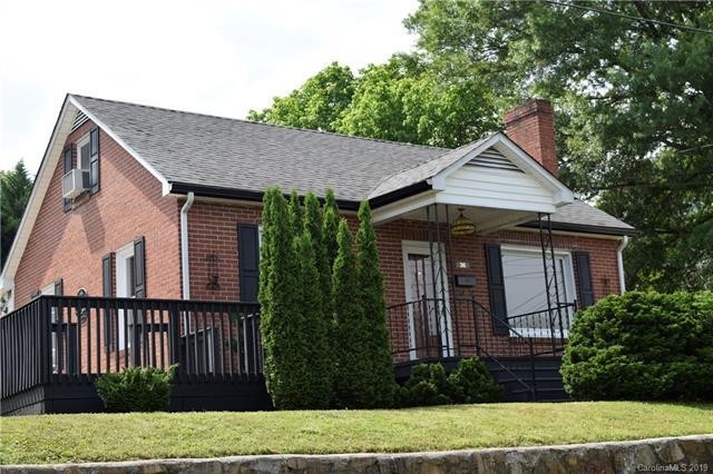 Adorable Downtown Marion Rental!