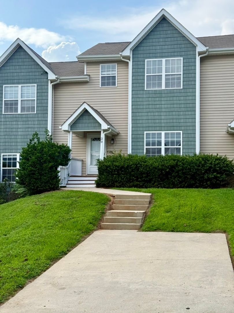 Weaverville House: 34-20 Union Chapel Rd