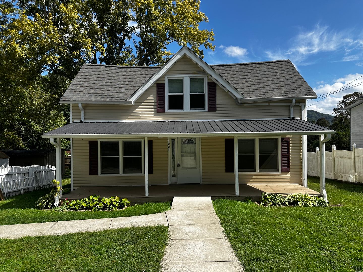 Black Mountain House: 1004 Montreat Road