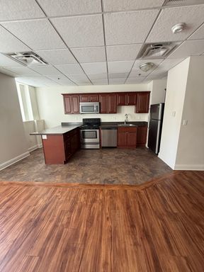 111 East Ave, 200 – photo 1