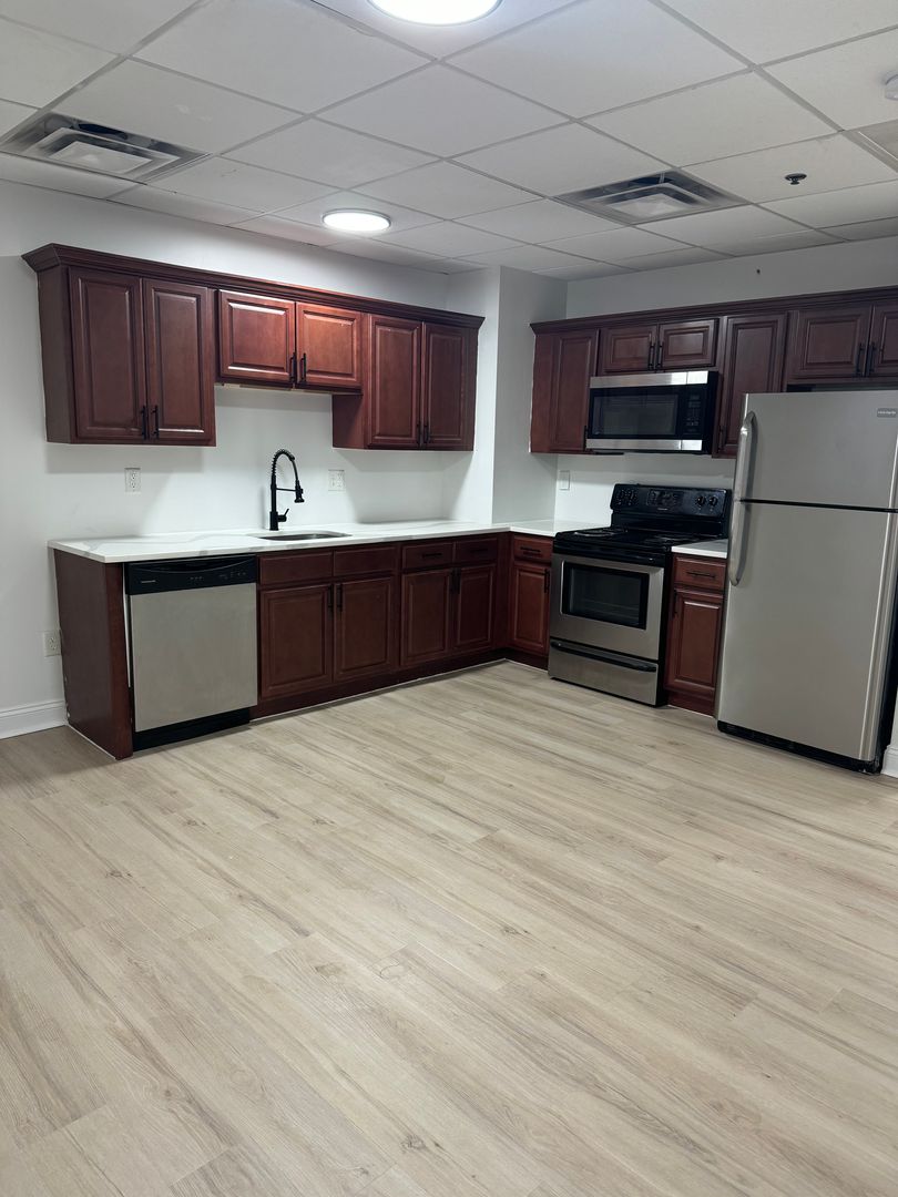 Rochester Apartment: 111 East Ave