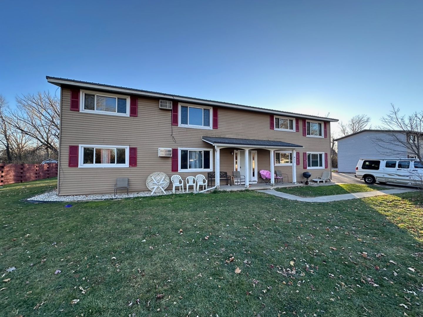 Winneconne Apartment: 811 Elm St