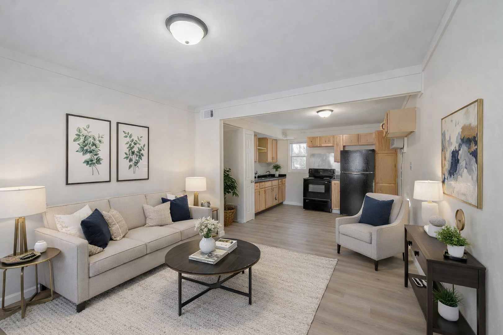 Winneconne Apartment: 811 Elm St