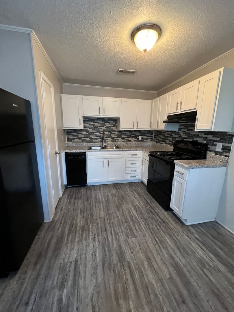 Kernersville Apartment: 515-A Springbrook Drive