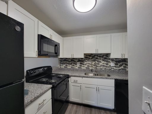 10912 W 66th St, 202