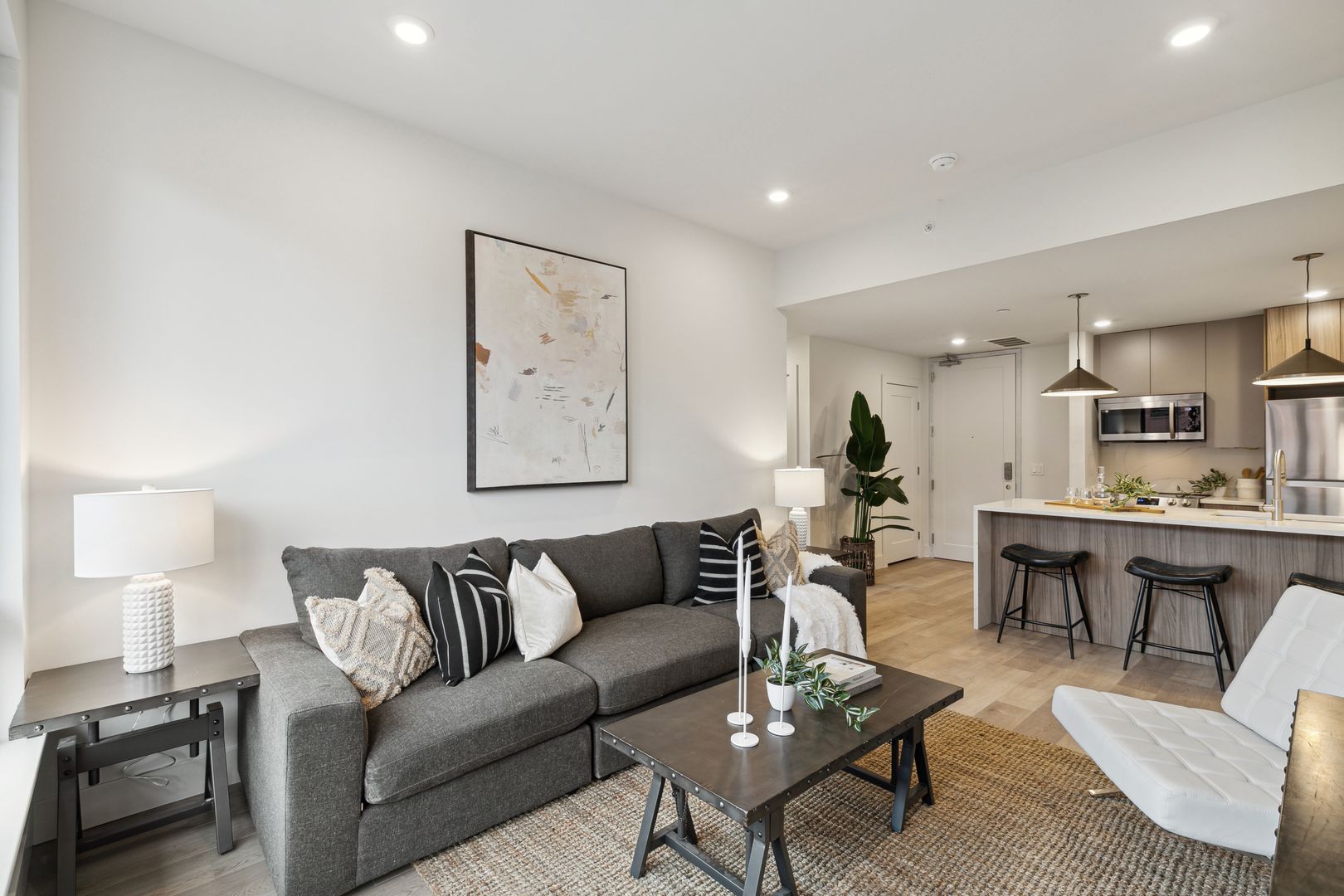 Philadelphia Apartment: 211 Vine Street