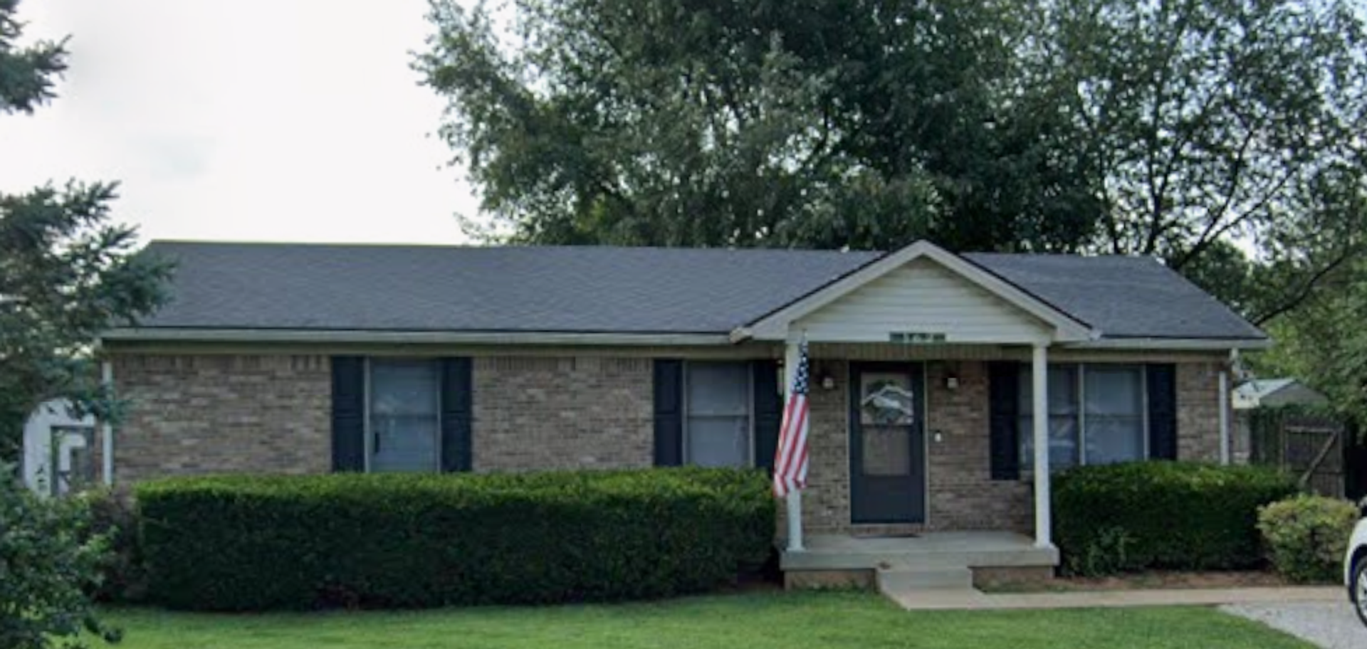 Bardstown House: 162 Caldwell Avenue