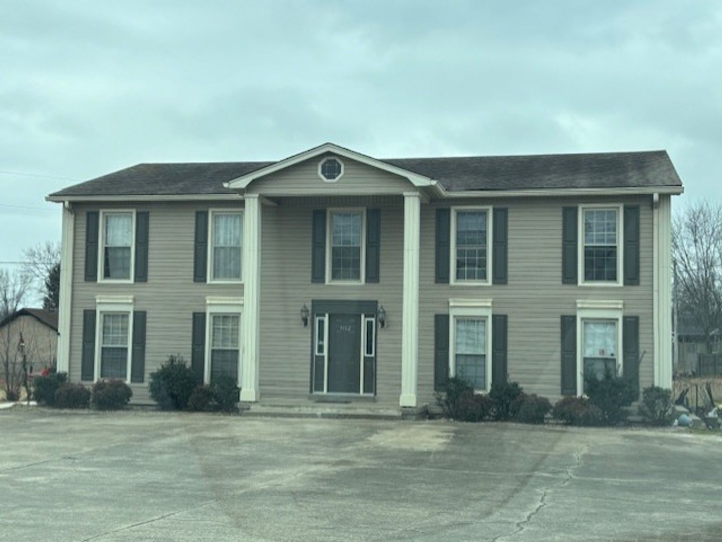 Bardstown Apartment: Plantation Circle
