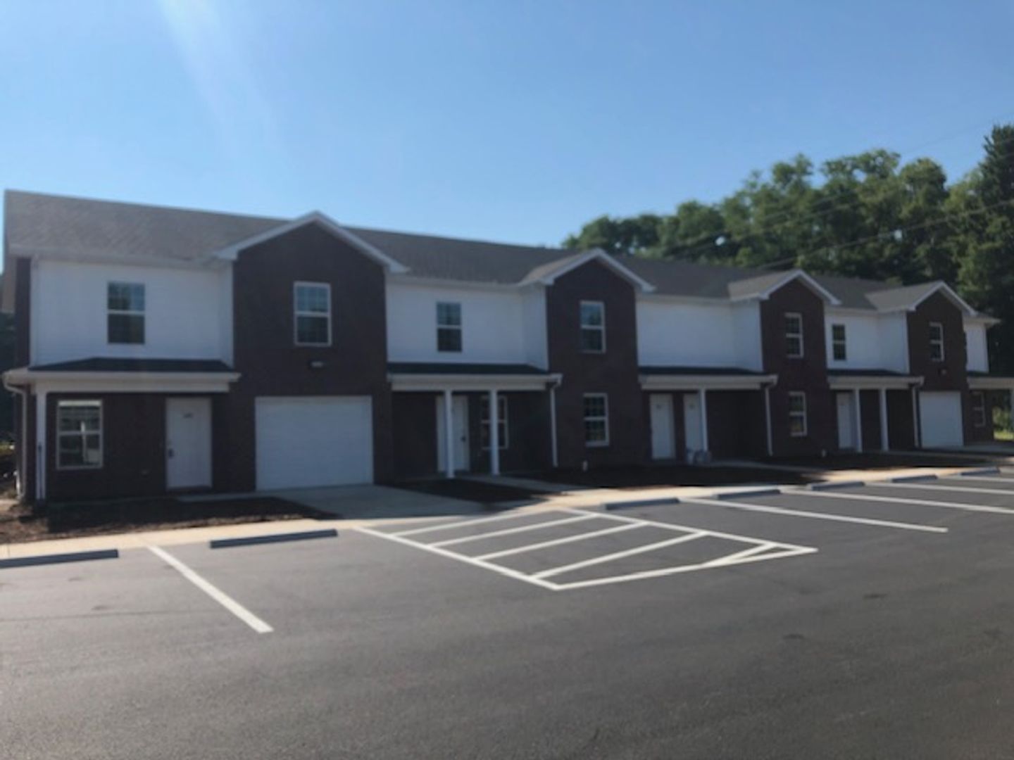 Bardstown Apartment: Pineview Drive