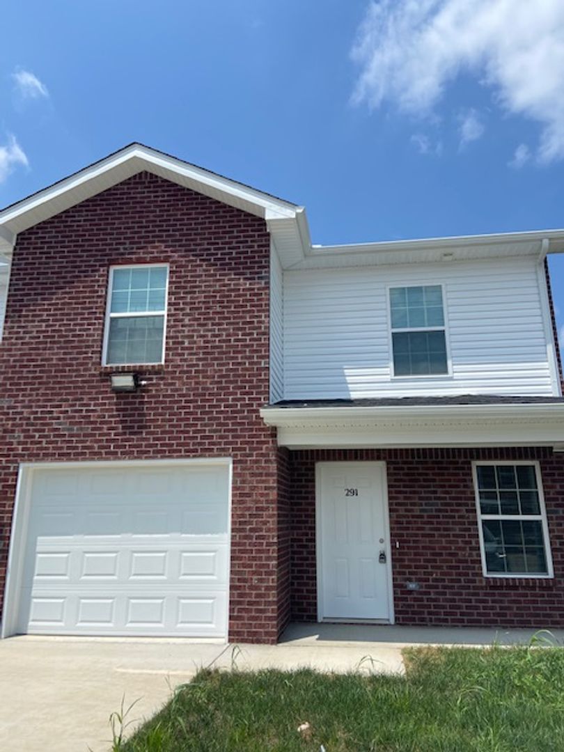 Bardstown Apartment: Pineview Drive