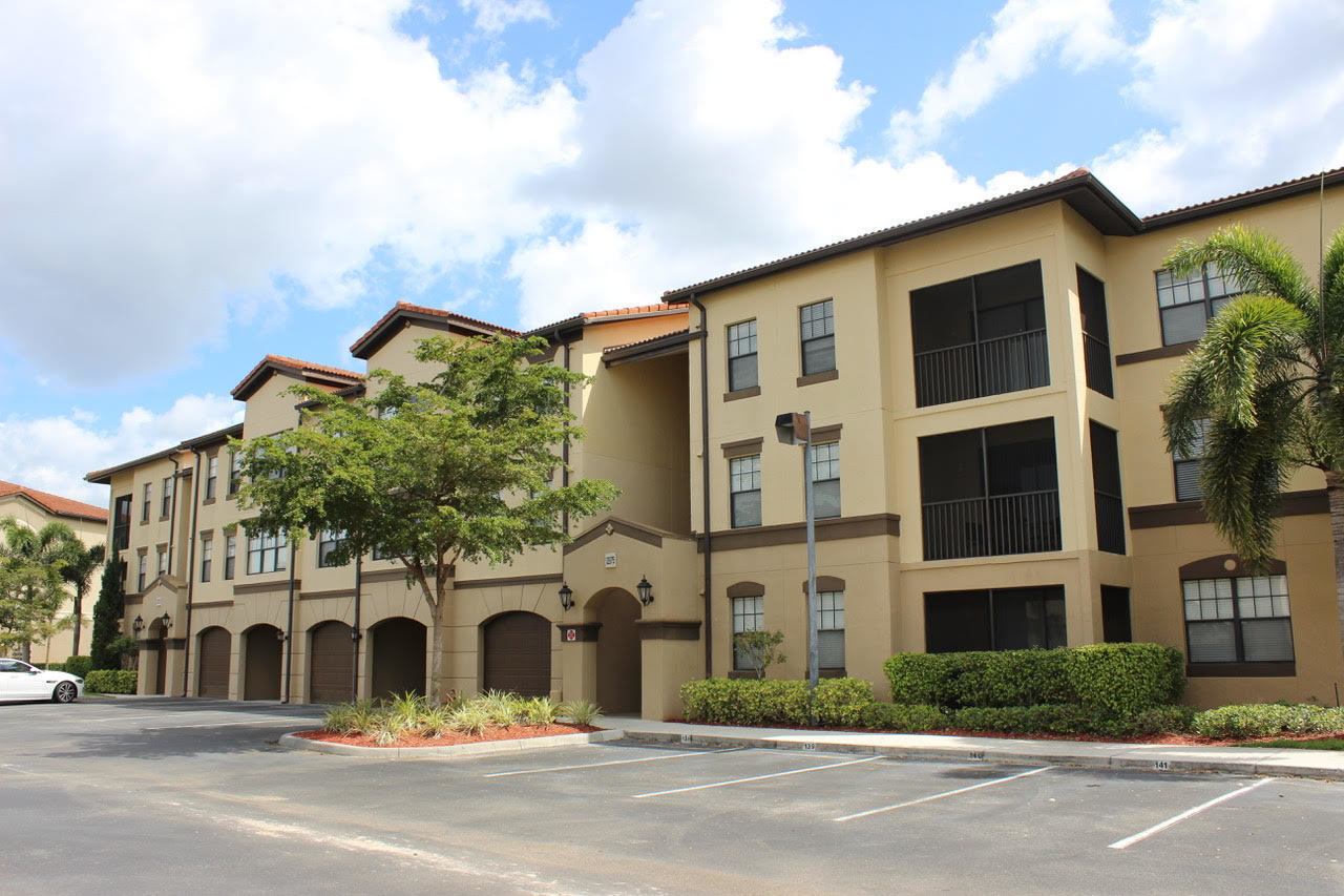 Naples Condo: 12975 Positano Cir #304