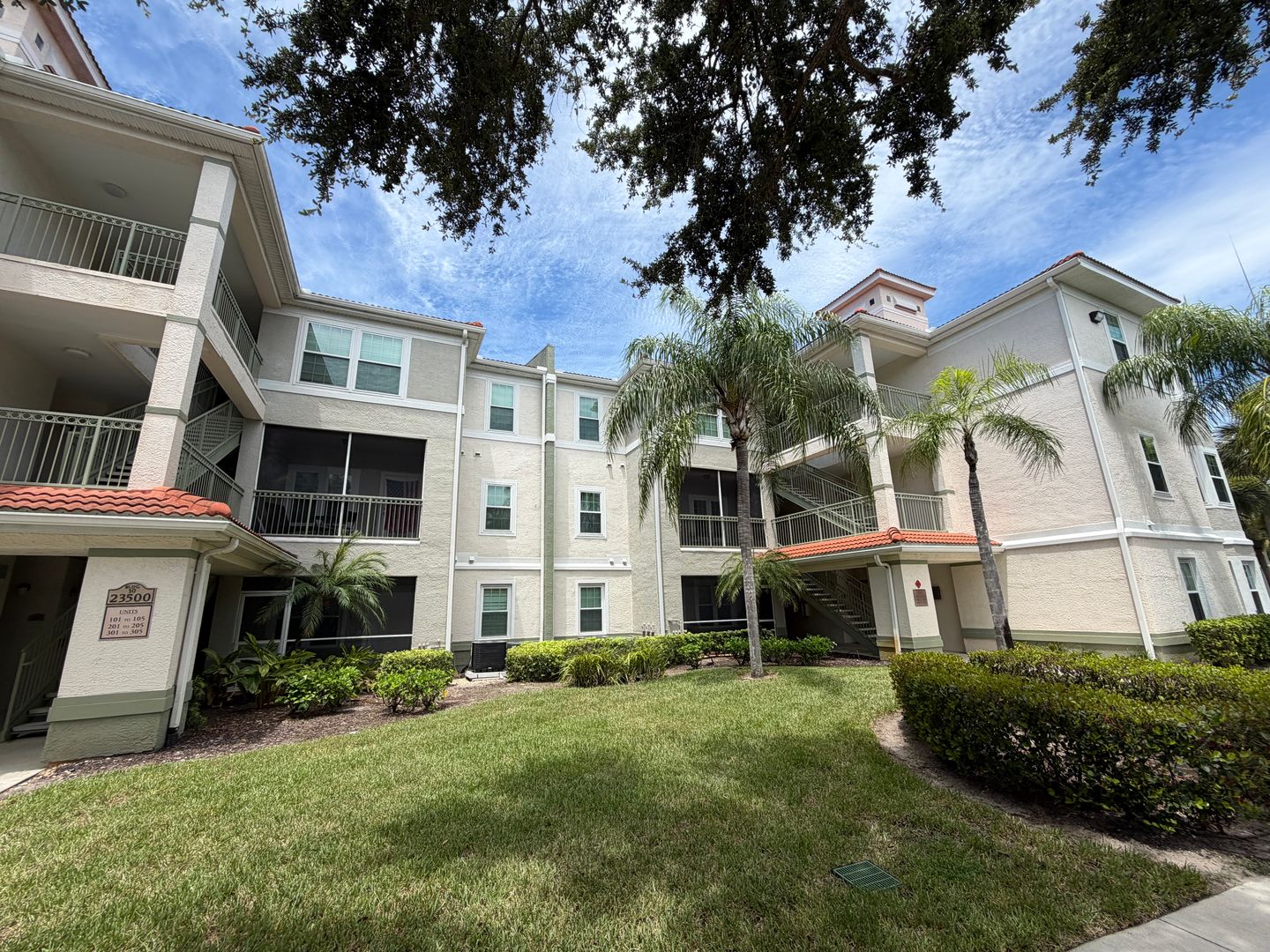 Estero Condo: 23500 Walden Center #309