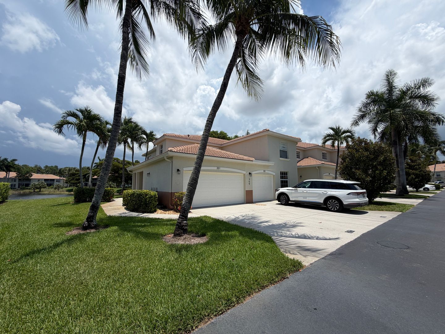 Naples Condo: 359 Dover PL