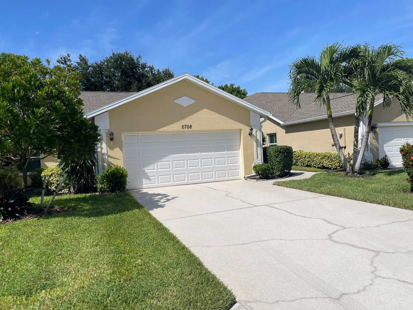 Naples Condo: 5708 Greenwood Cir