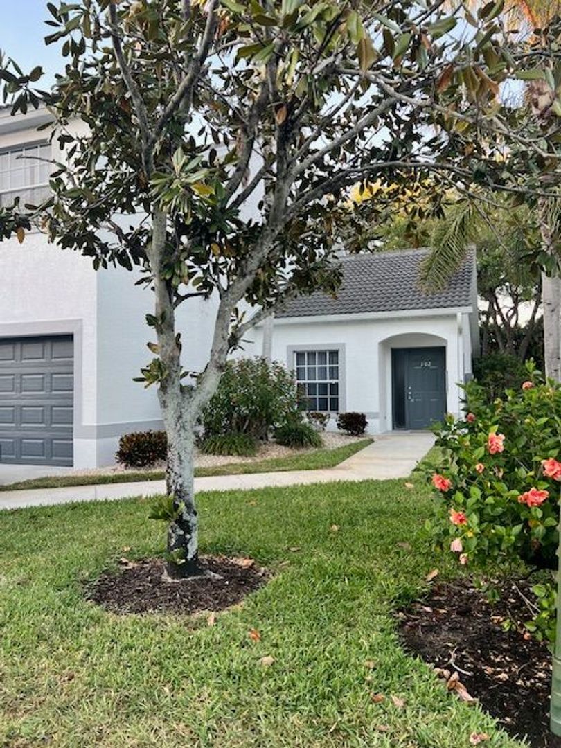 Naples Condo: 1130 Partridge Cir #102