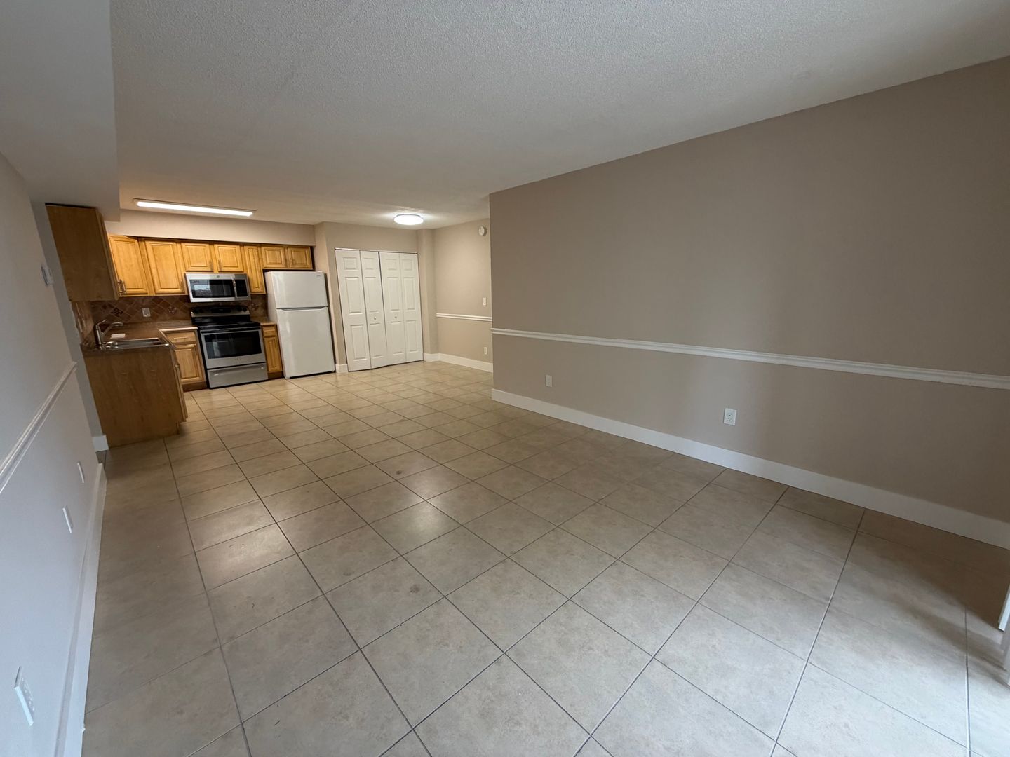 Fort Myers Condo: 5305 Summerlin Rd.