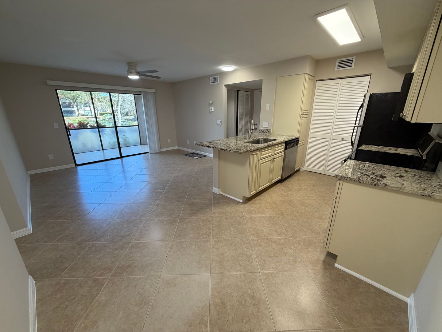 Naples Condo: 2058 Arbour Walk Cir.
