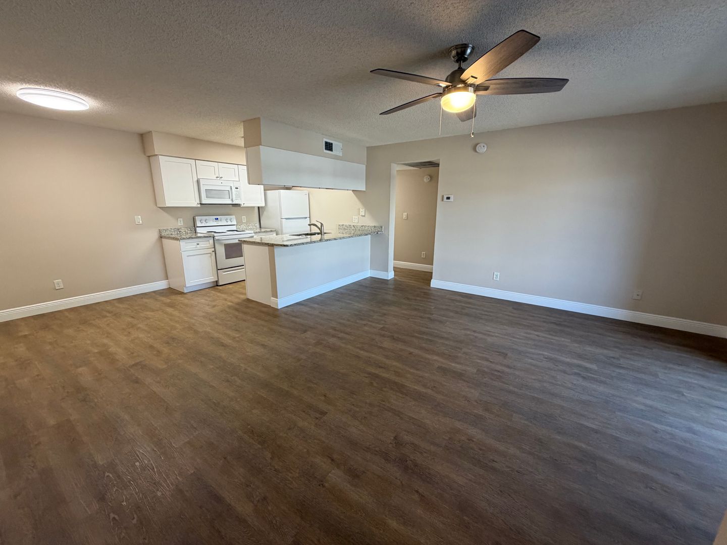 Fort Myers Condo: 5327 Summerlin Rd.