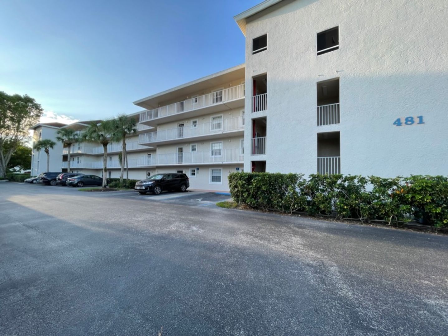 Naples Apartment: 481 Quail Forest Blvd