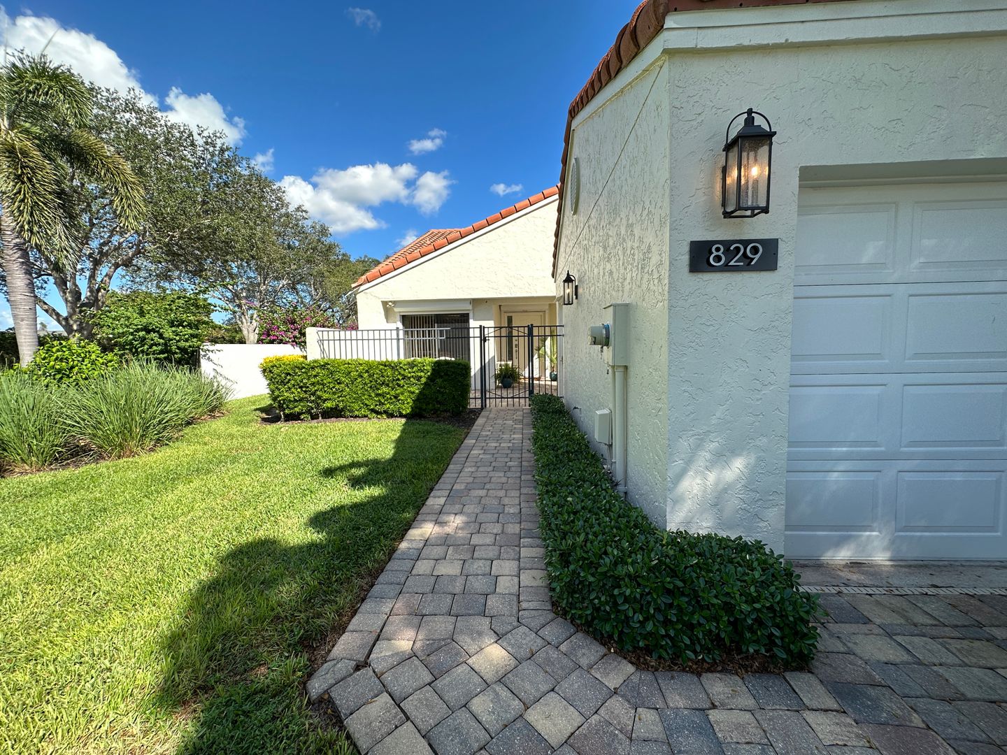 Naples Condo: 829 Reef Point Cir.