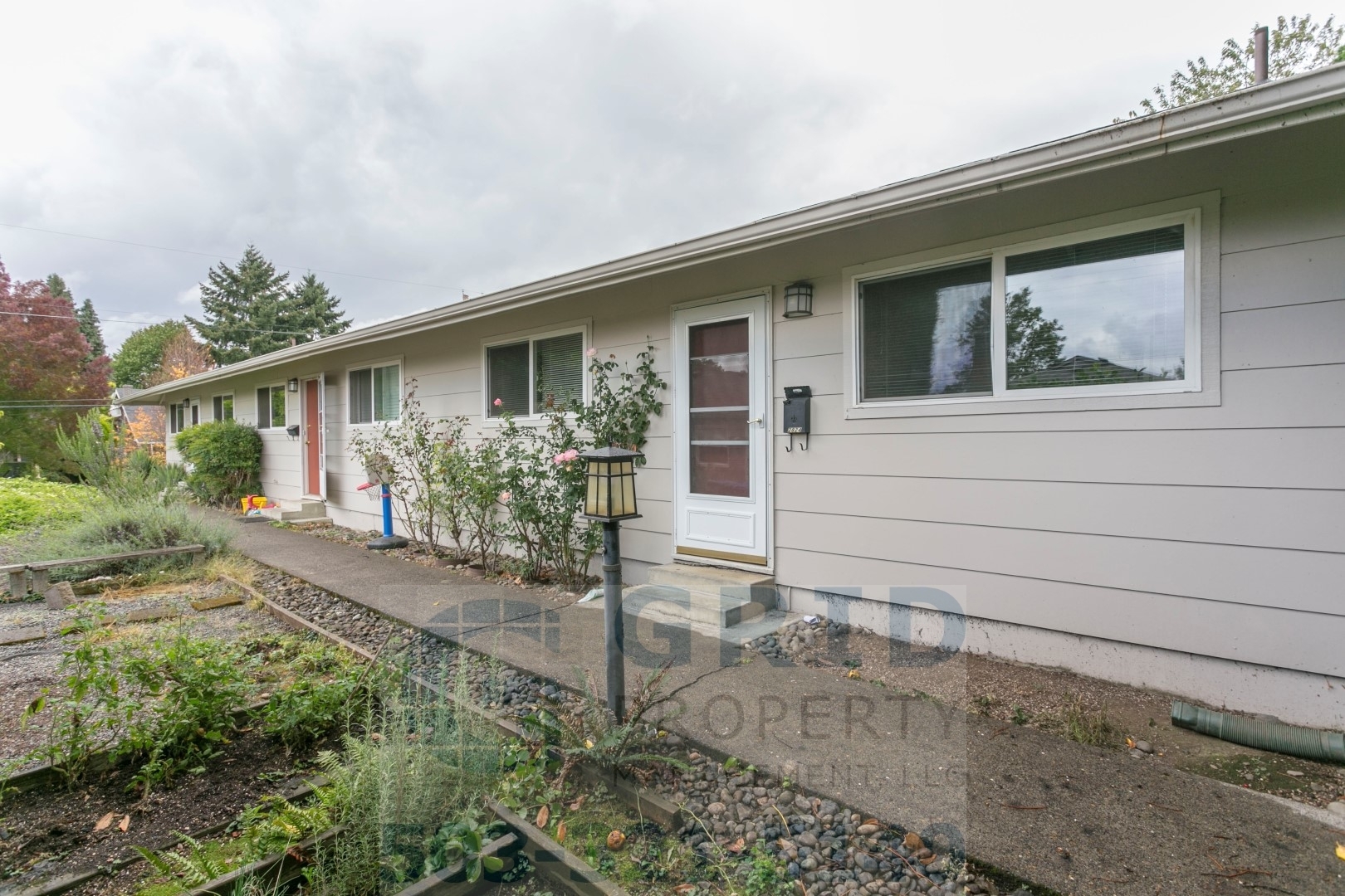 Portland Apartment: 2820-2824 SE Woodward St