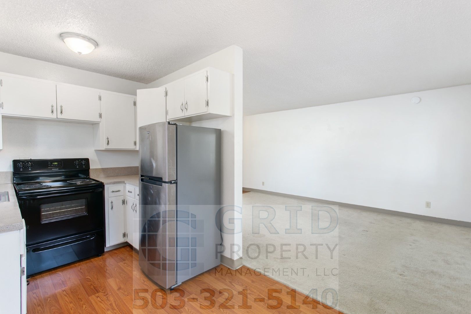 Portland Apartment: 1800 SE Stark Street, Unit 106