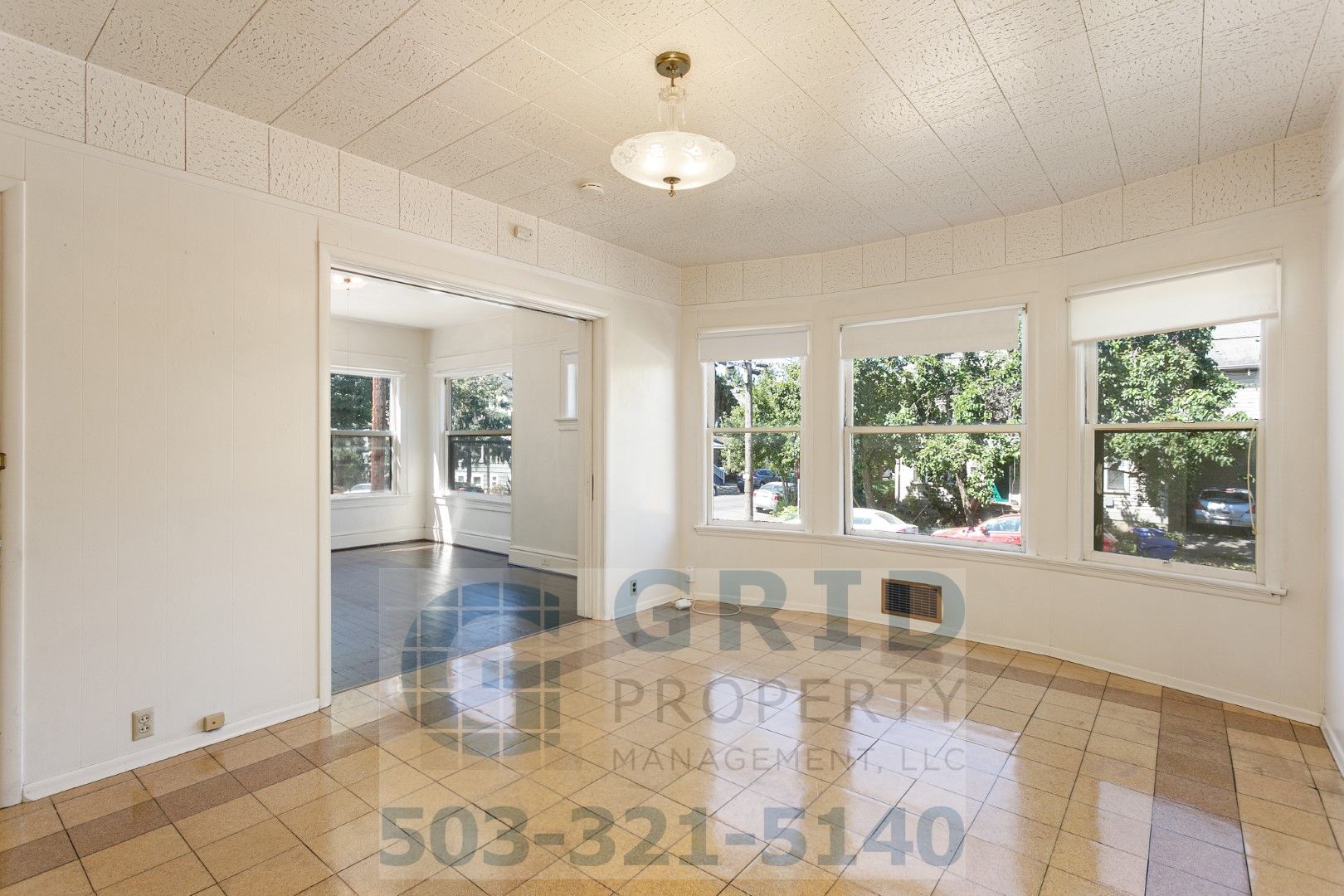 Portland Apartment: 1905 SE Morrison St, Unit 01