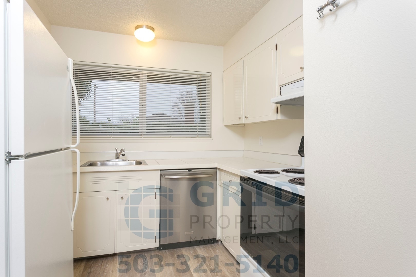 Portland Apartment: 2820-2824 SE Woodward St