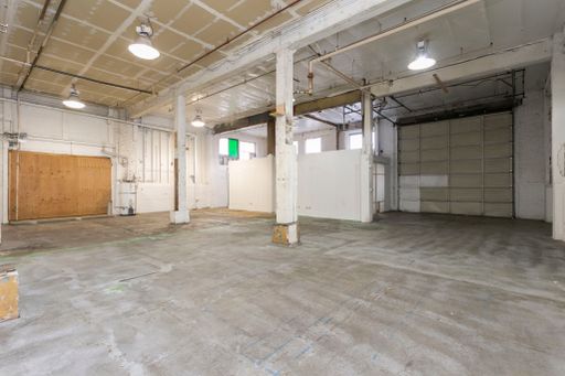 FOR LEASE: Industrial Flex Space Available | Inner NE Portland, OR – Farragut Factory – photo 1