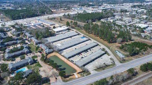 FOR LEASE: Showroom + Office Suite – Showroom and Office Space with Central A/C 1,250 RSF | Conroe, TX – Right Off I-45 at Frazier Street – photo 1