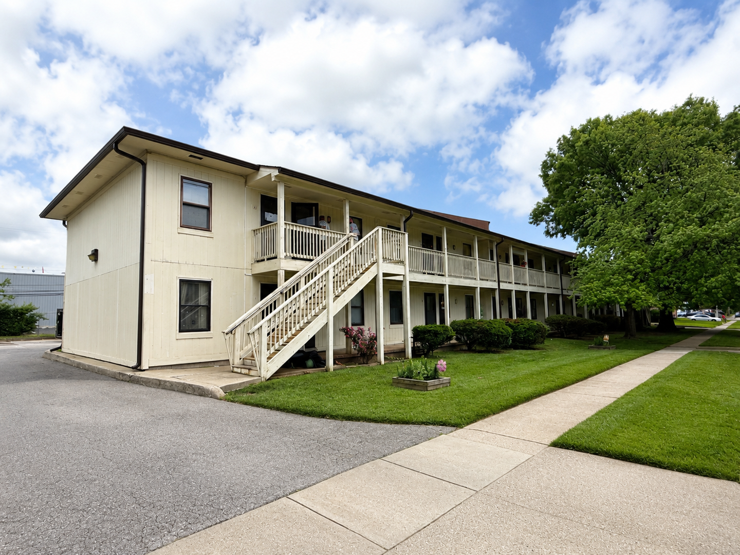 Lexington Apartment: 211 Twelfth Street