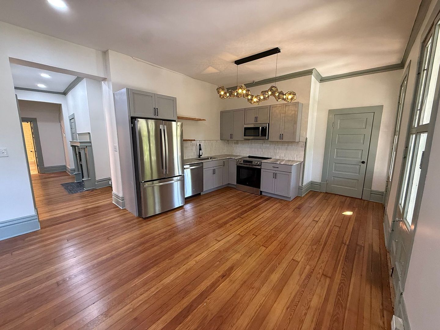 Lexington Apartment: 485-487 W 3rd. St.