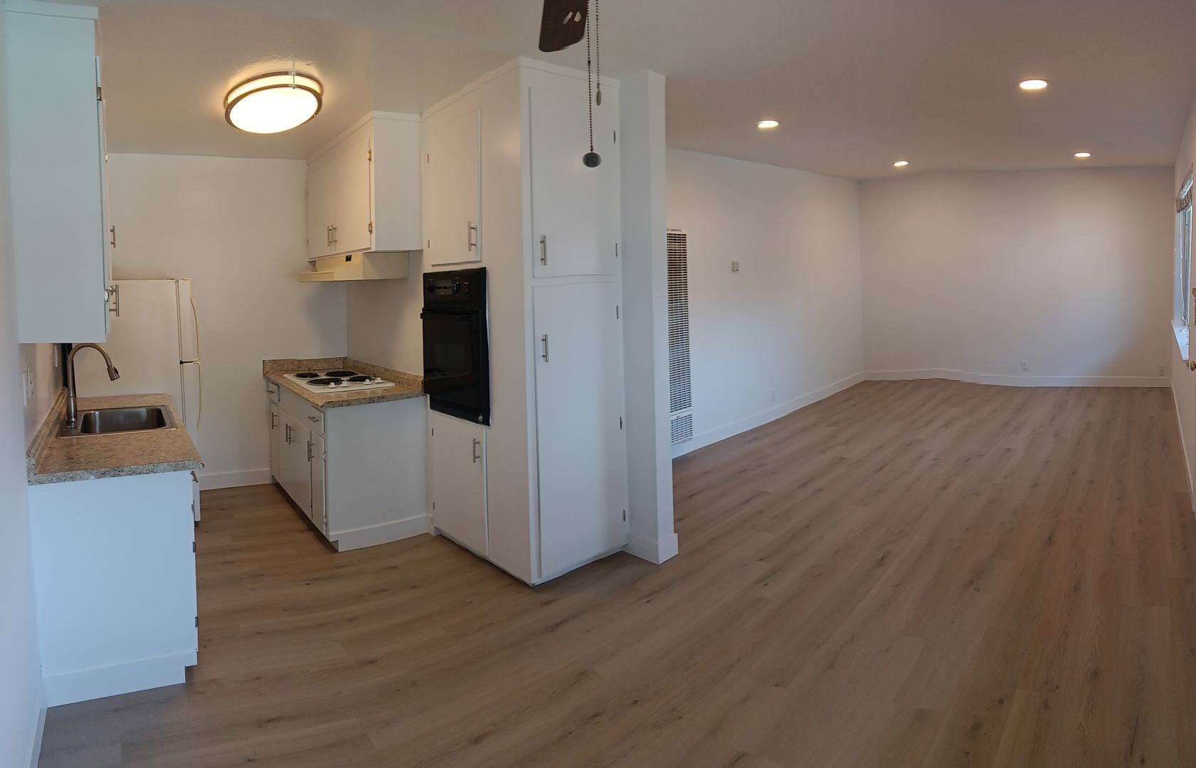 Mountain View Apartment: 360 Chiquita Avenue