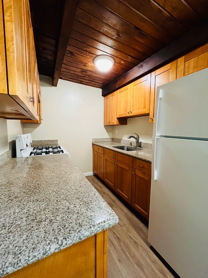 San Jose Apartment: 264-270 La Pala Drive