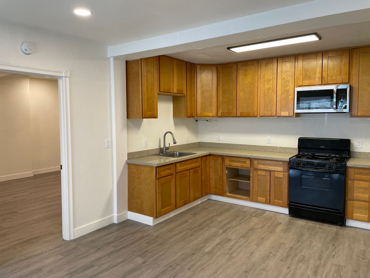 San Leandro Apartment: 14950 Zelma St