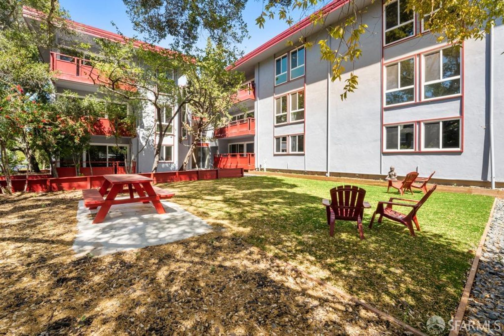 Carlmont Apartments - Entire Building Remodeled - 1 Month Free, No Pet Fee