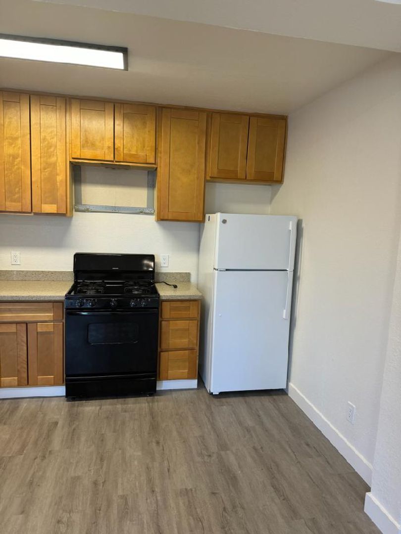 San Leandro Apartment: 14950 Zelma St