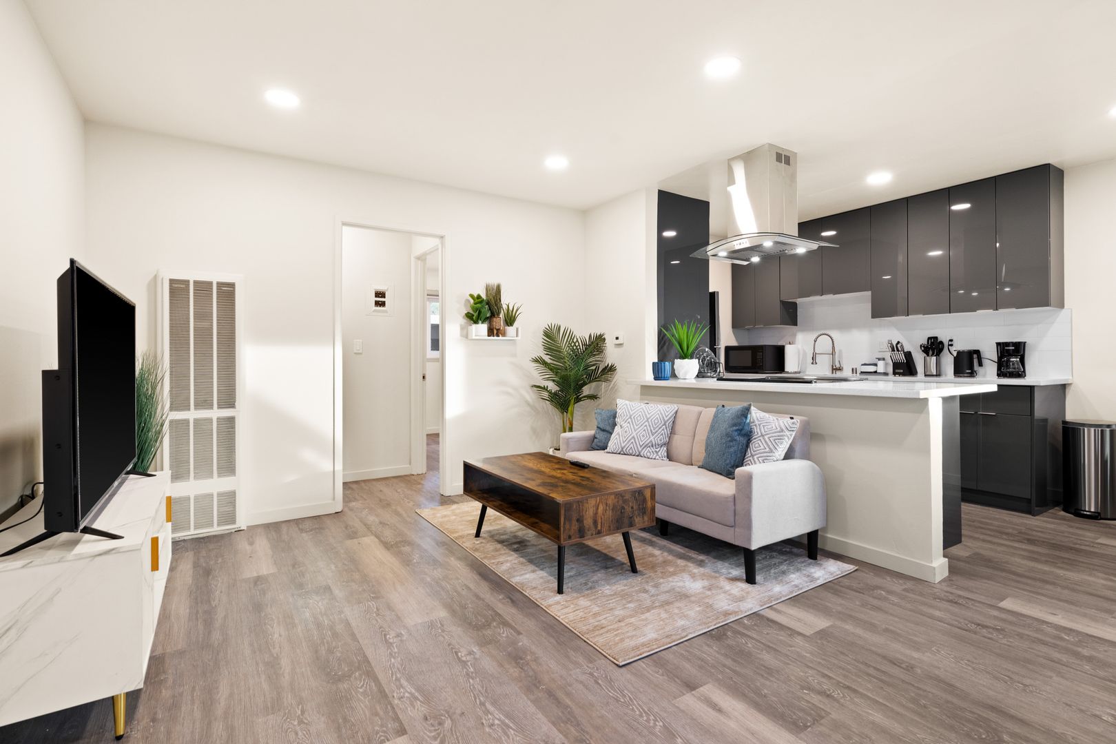 Campbell Apartment: 430 Dunster Drive