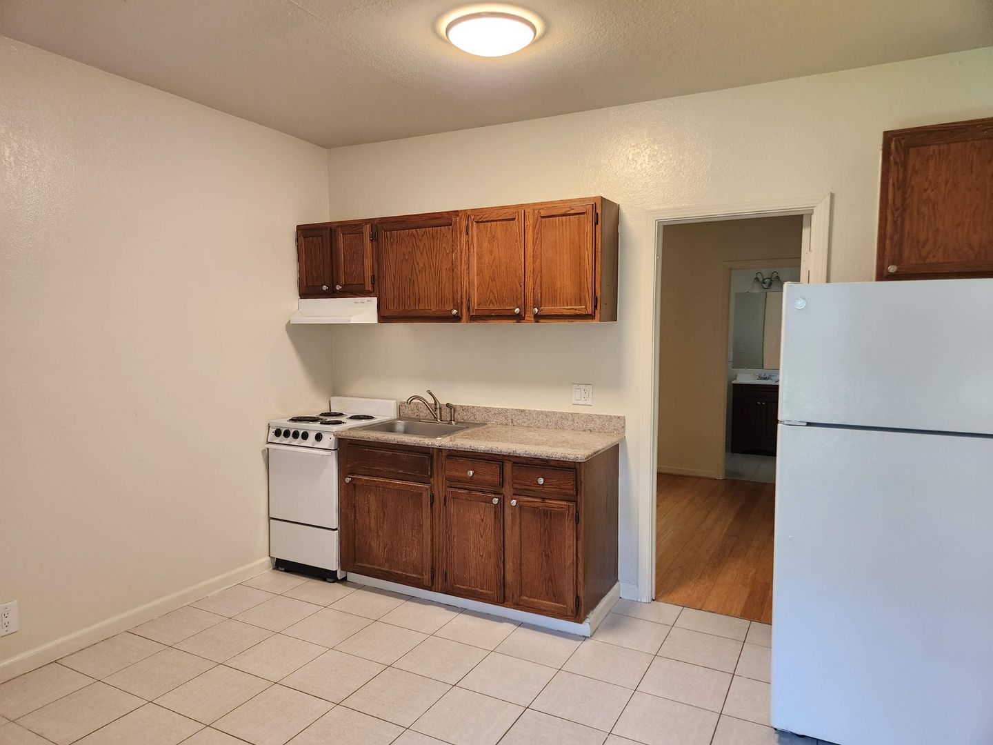 Richmond Apartment: 147-149 W Richmond Avenue