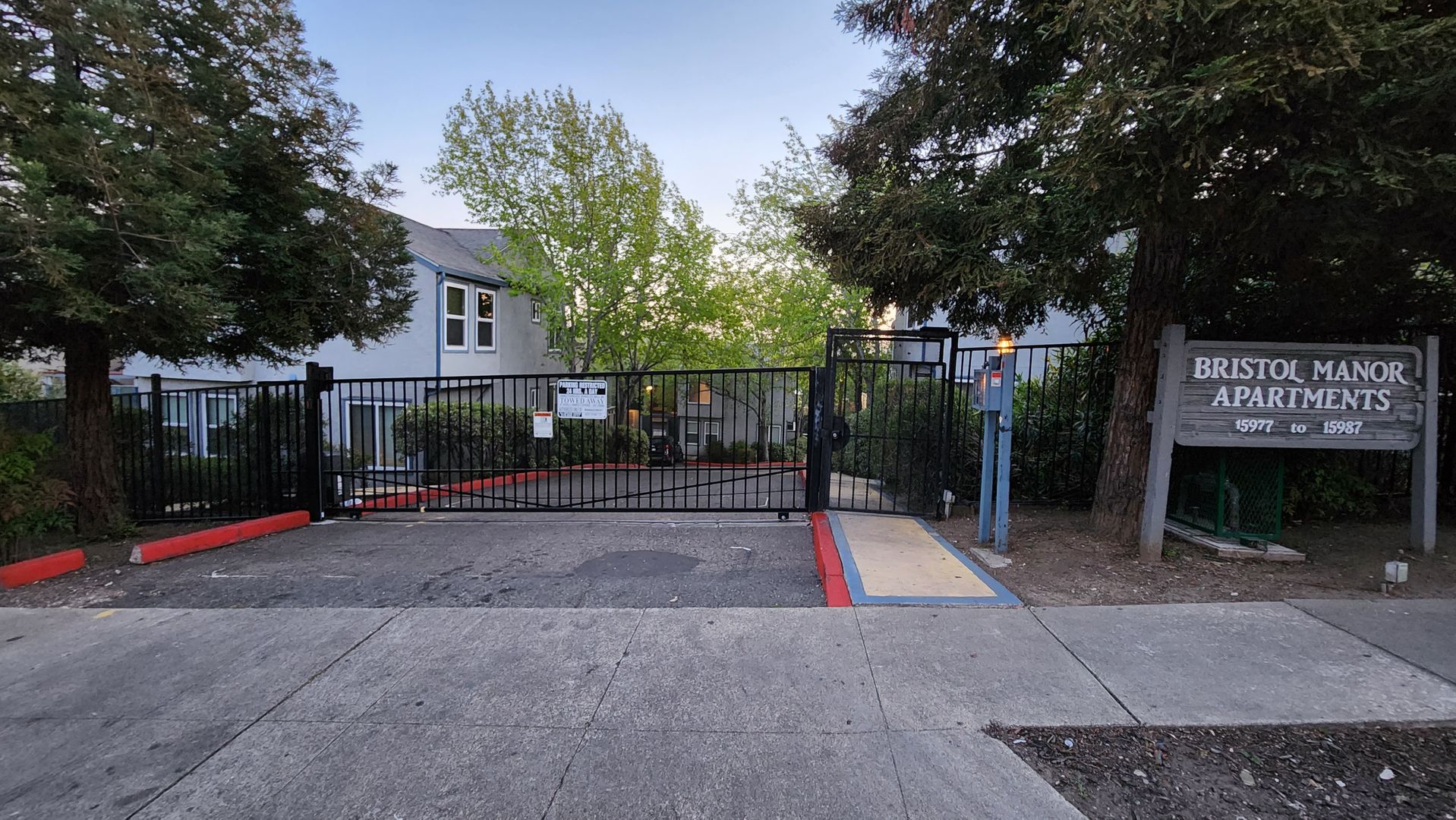 San Leandro Apartment: 15977-15987 Maubert Avenue